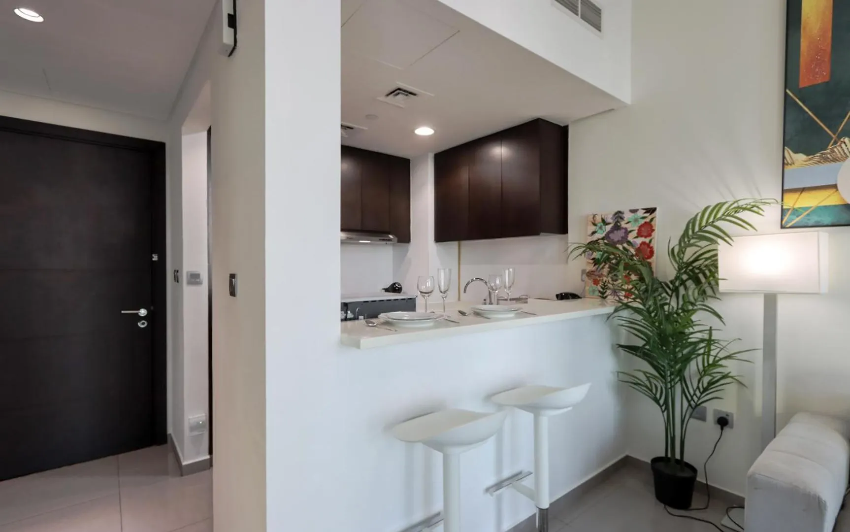 Livbnb Suites - Bright 1 Bedroom Suite In Merano Tower Dubai 0*,