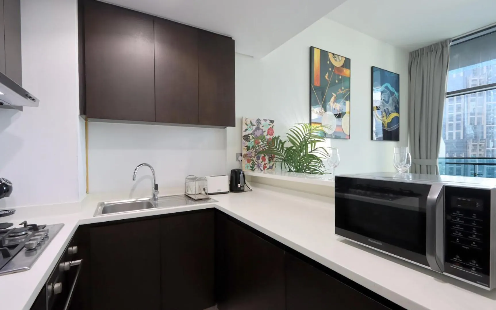 Livbnb Suites - Bright 1 Bedroom Suite In Merano Tower Dubai