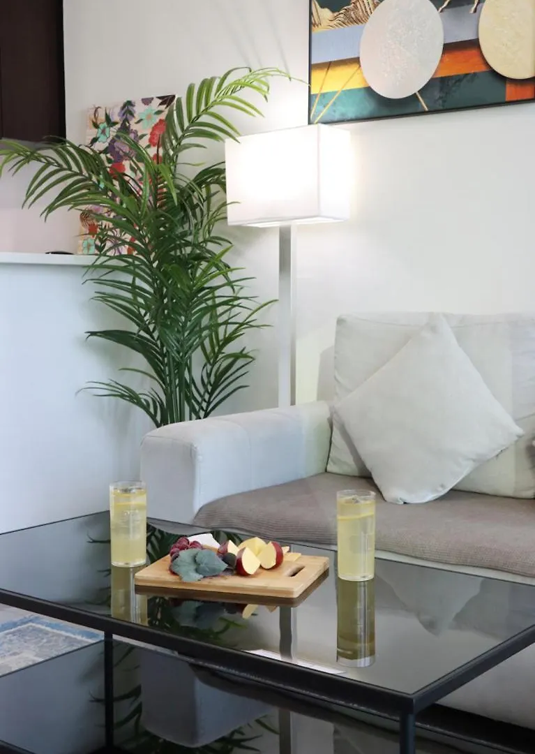 Livbnb Suites - Bright 1 Bedroom Suite In Merano Tower Dubai United Arab Emirates