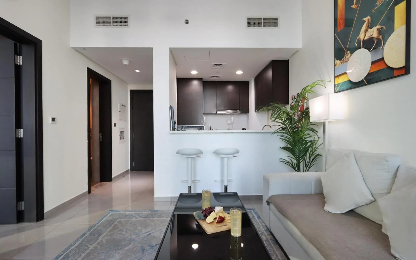Apartment Livbnb Suites - Bright 1 Bedroom Suite In Merano Tower Dubai